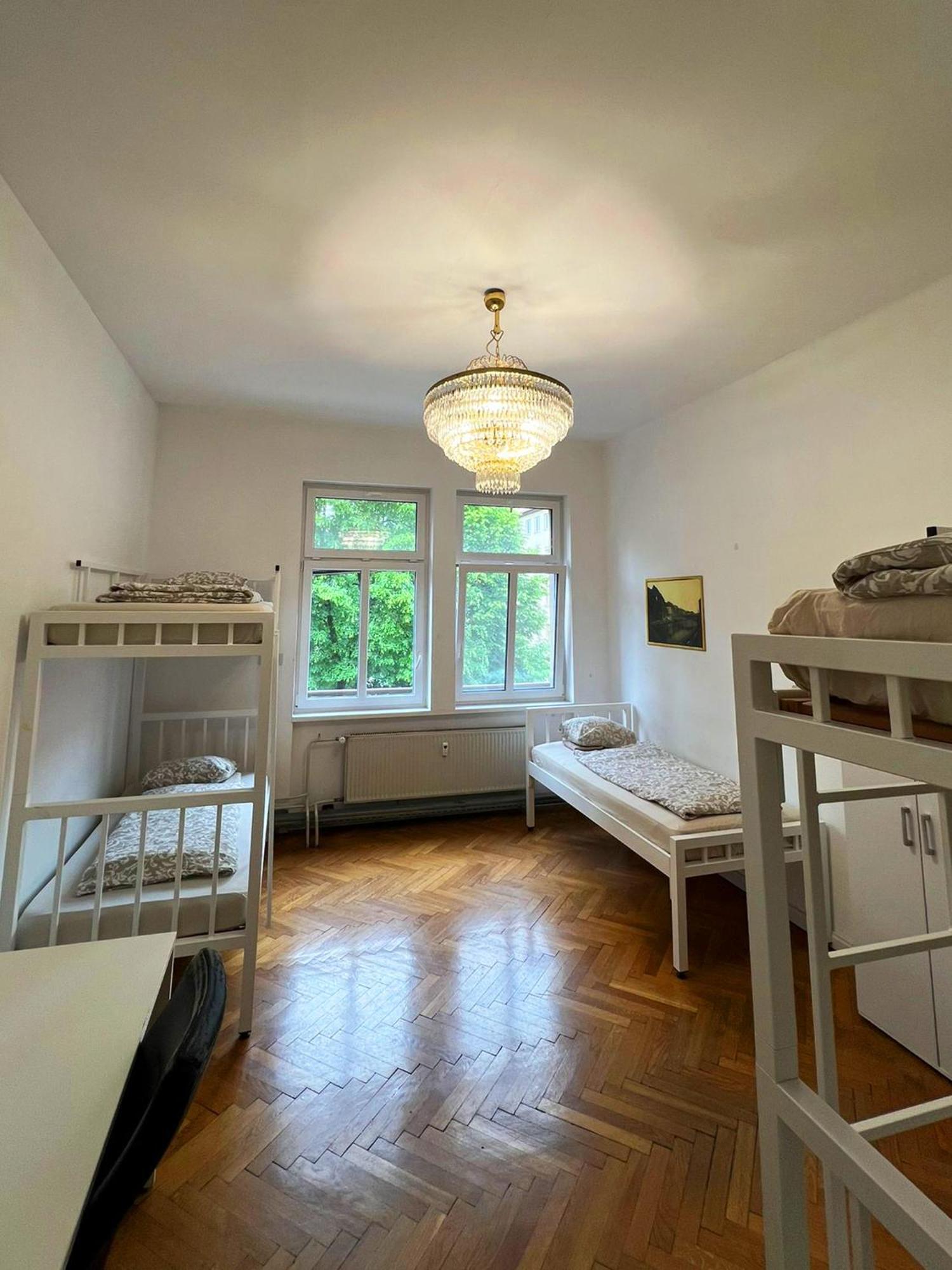 Rooms Miklosiceva Ljubljana Buitenkant foto